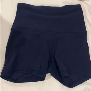 Barry’s Lululemon 4in Align short